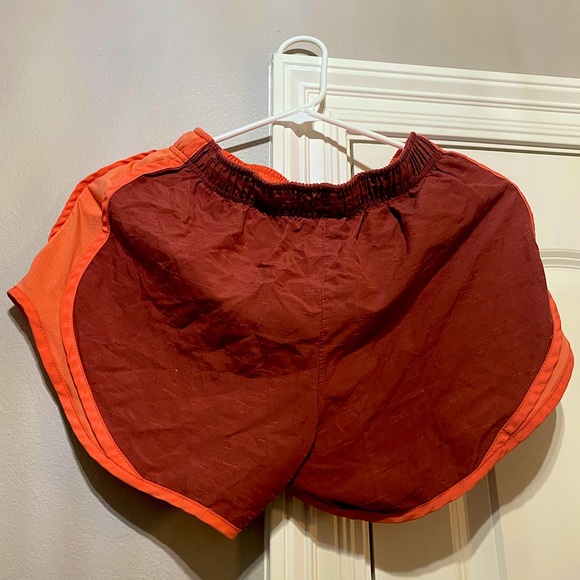 nike maroon shorts small - Picture 2 of 2